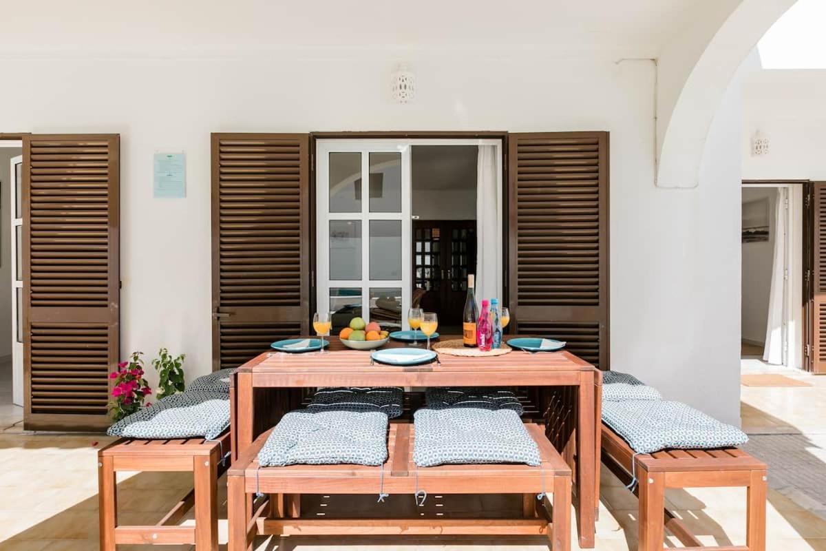 וילה נובה דה קסלה Beachfront Villa With Private Pool In Manta Rota מראה חיצוני תמונה