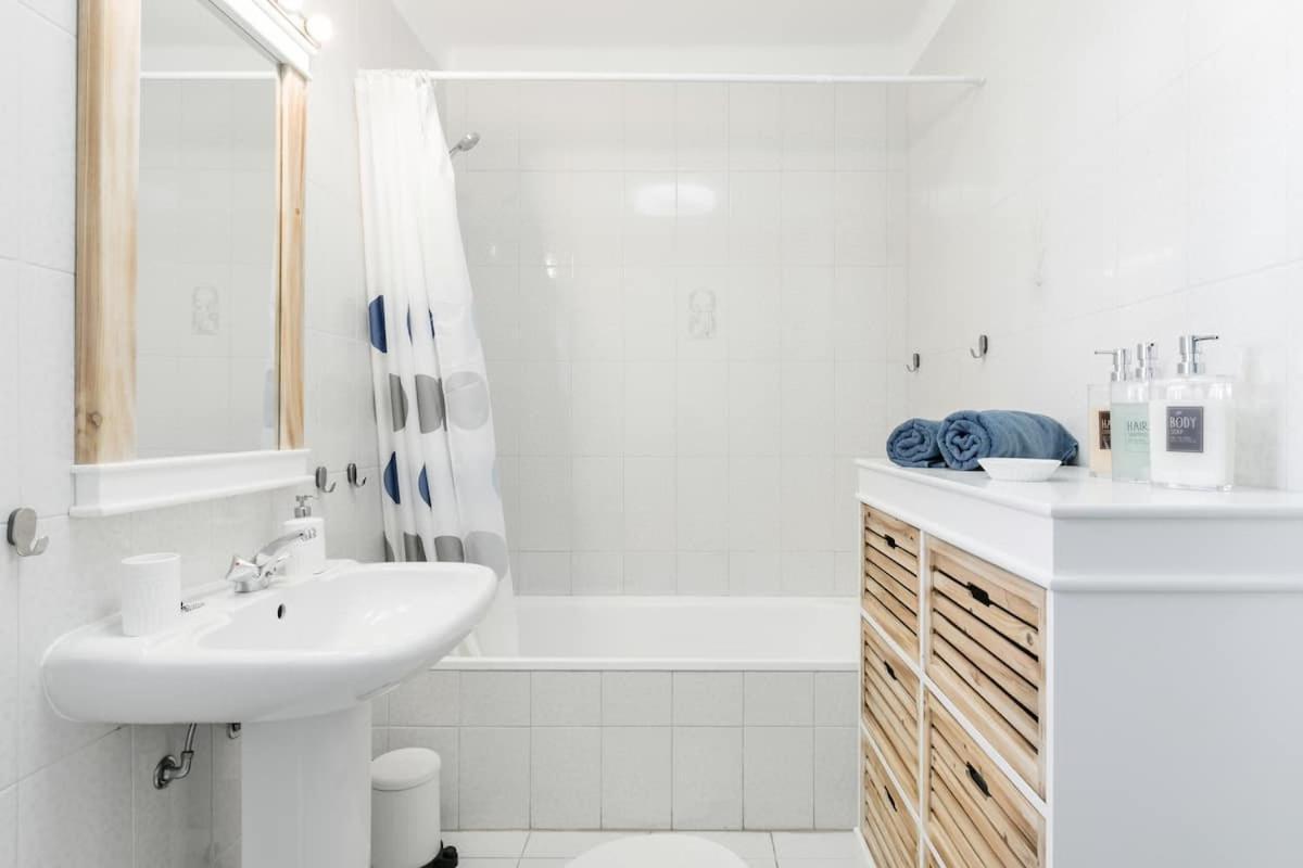 וילה נובה דה קסלה Beachfront Villa With Private Pool In Manta Rota מראה חיצוני תמונה